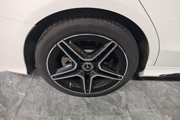Used Mercedes-Benz C-Class 2021 C 260 Star Edition Right Rear Wheel Hub