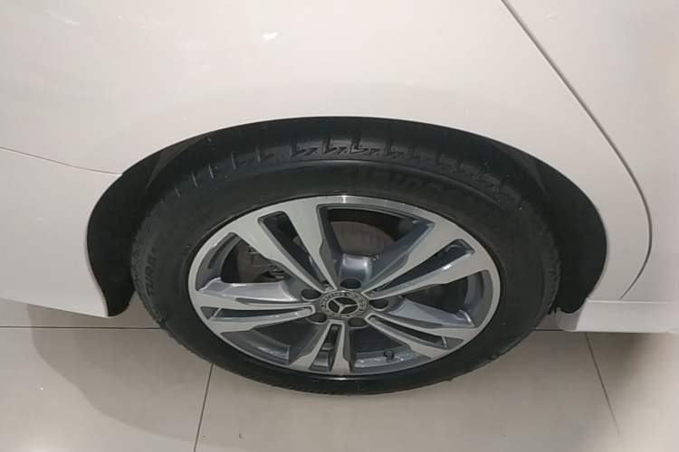 Used Mercedes-Benz C-Class 2021 C 200 L Fashion Edition Sport Version Right Rear Wheel Hub