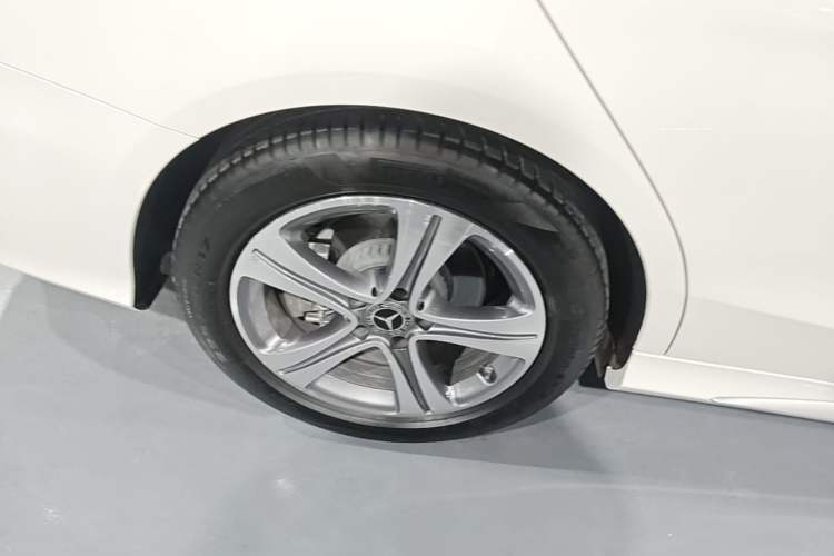Used Mercedes-Benz C-Class 2021 C 260 L Sport Edition Right Rear Wheel Hub