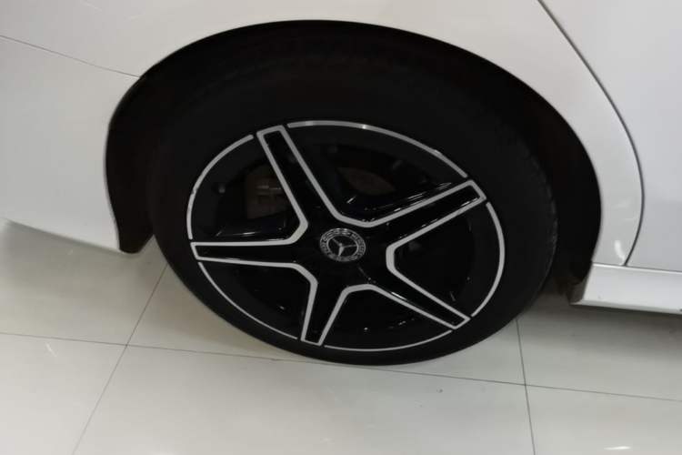 Used Mercedes-Benz C-Class 2021 C 260 L Sport Edition Star Collection Right Rear Wheel Hub