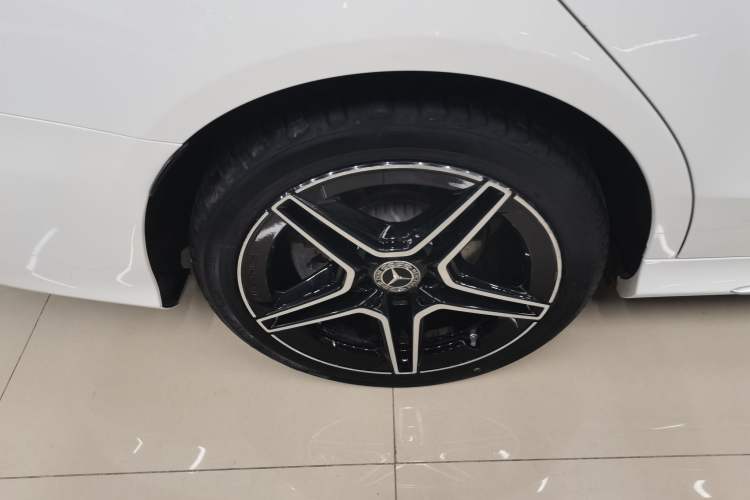 Used Mercedes-Benz C-Class 2021 C 260 L Sport Edition Star Collection Right Rear Wheel Hub