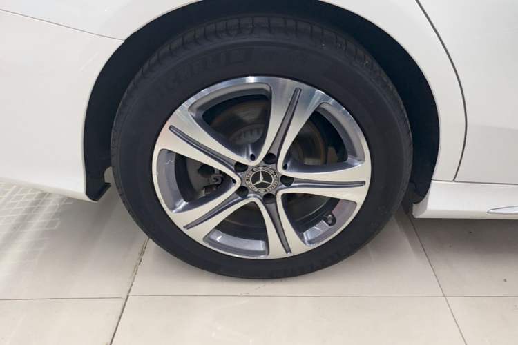 Used Mercedes-Benz C-Class 2021 C 260 L Sport Edition Right Rear Wheel Hub