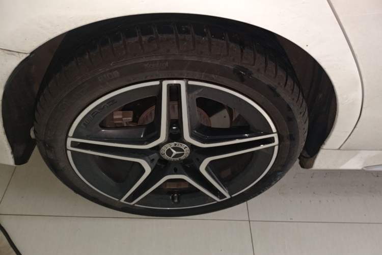 Used Mercedes-Benz C-Class 2021 C 260 L Sport Edition Star Collection Right Rear Wheel Hub