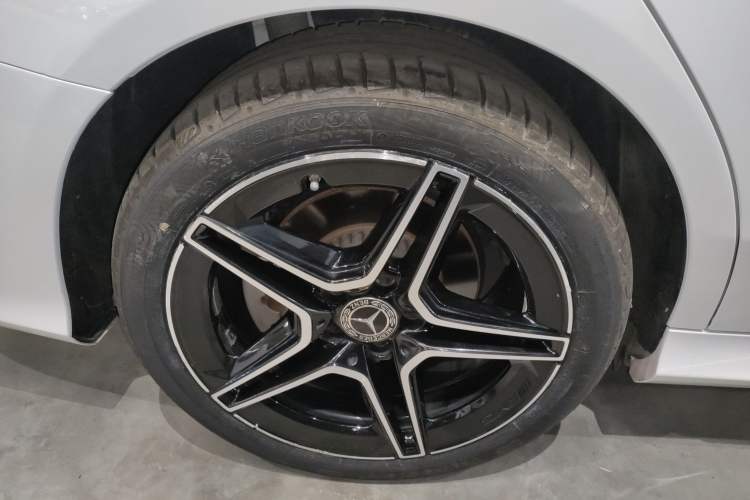 Used Mercedes-Benz C-Class 2021 C 260 L Sport Edition Star Collection Right Rear Wheel Hub