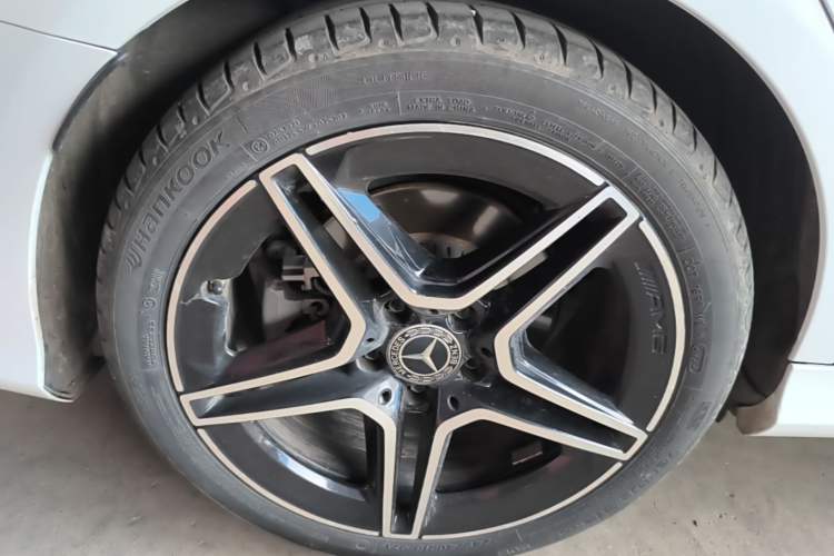 Used Mercedes-Benz C-Class 2021 C 260 L Sport Edition Star Collection Right Rear Wheel Hub