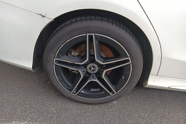 Used Mercedes-Benz C-Class 2021 C 260 L Sport Edition Star Collection Right Rear Wheel Hub
