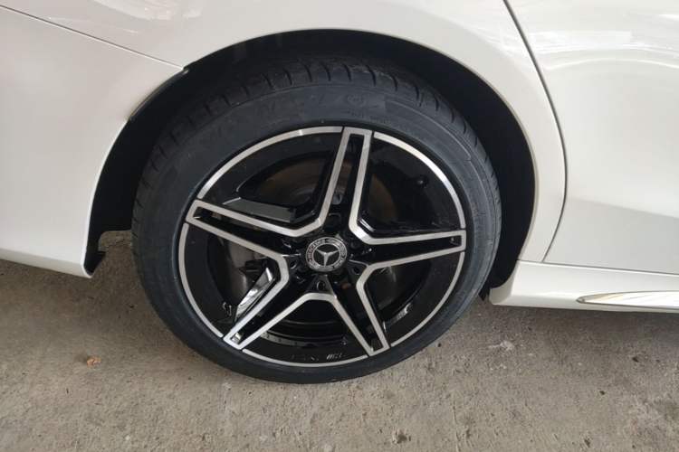 Used Mercedes-Benz C-Class 2021 C 260 L Sport Edition Star Collection Right Rear Wheel Hub