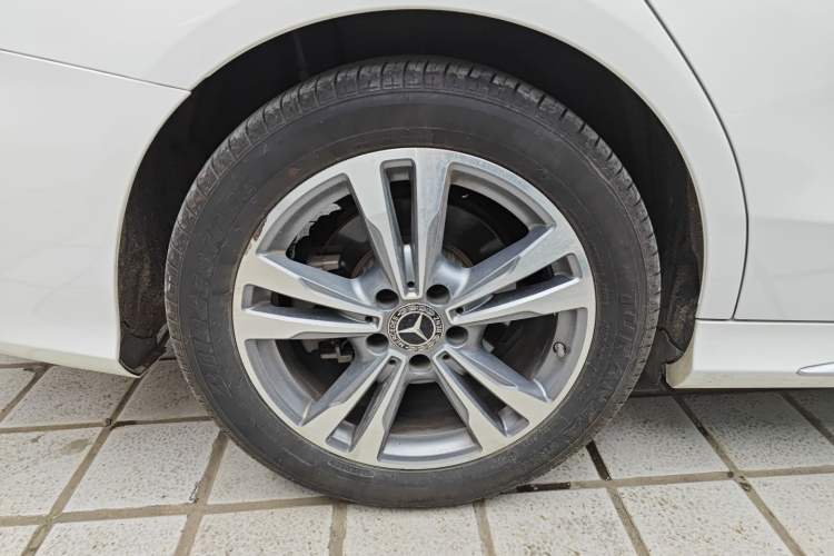 Used Mercedes-Benz C-Class 2021 C 200 L Fashion Edition Sport Version Right Rear Wheel Hub
