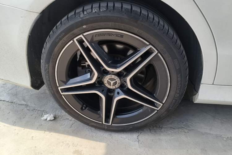Used Mercedes-Benz C-Class 2021 C 260 L Sport Edition Star Collection Right Rear Wheel Hub
