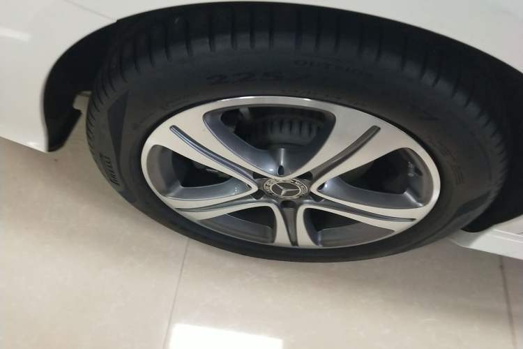 Used Mercedes-Benz C-Class 2021 C 260 L Sport Edition Right Rear Wheel Hub