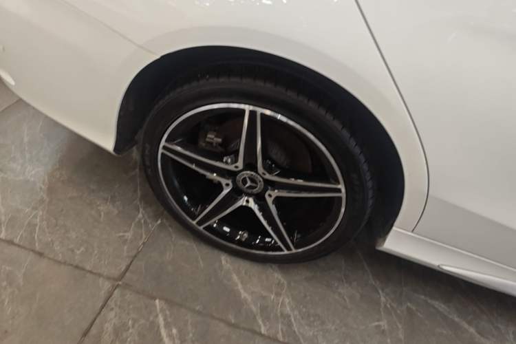 Used Mercedes-Benz C-Class 2021 C 260 L Sport Edition Right Rear Wheel Hub