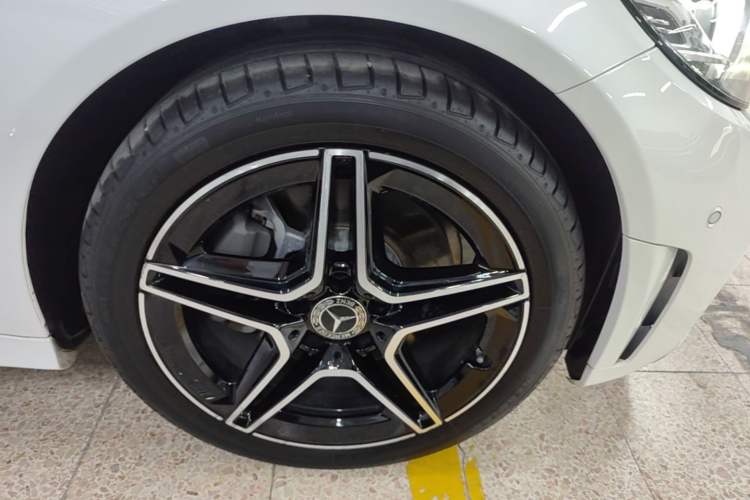 Used Mercedes-Benz C-Class 2021 C 260 L Sport Edition Star Collection Right Rear Wheel Hub