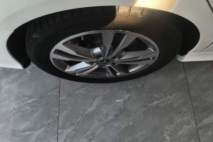Used Mercedes-Benz C-Class 2021 C 200 L Fashion Edition Sport Version Right Rear Wheel Hub
