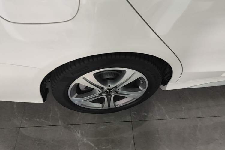 Used Mercedes-Benz C-Class 2021 C 260 L Sport Edition Right Rear Wheel Hub