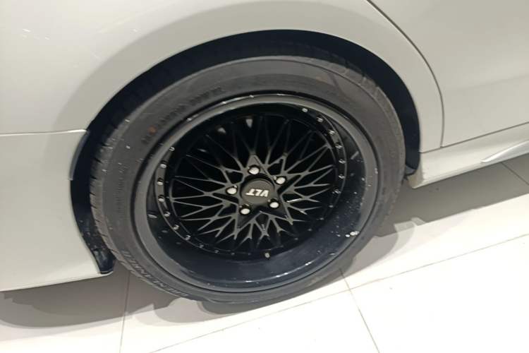 Used Mercedes-Benz C-Class 2021 C 260 L Sport Edition Star Collection Right Rear Wheel Hub