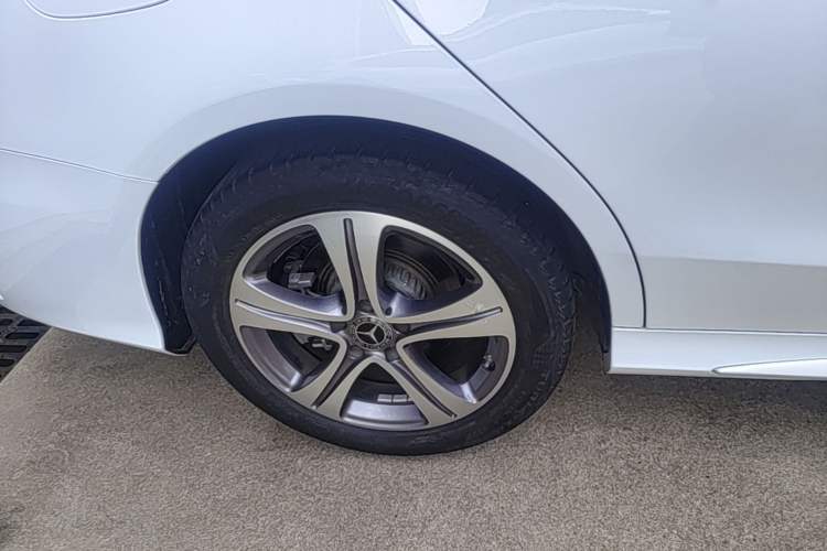 Used Mercedes-Benz C-Class 2021 C 260 L Sport Edition Right Rear Wheel Hub