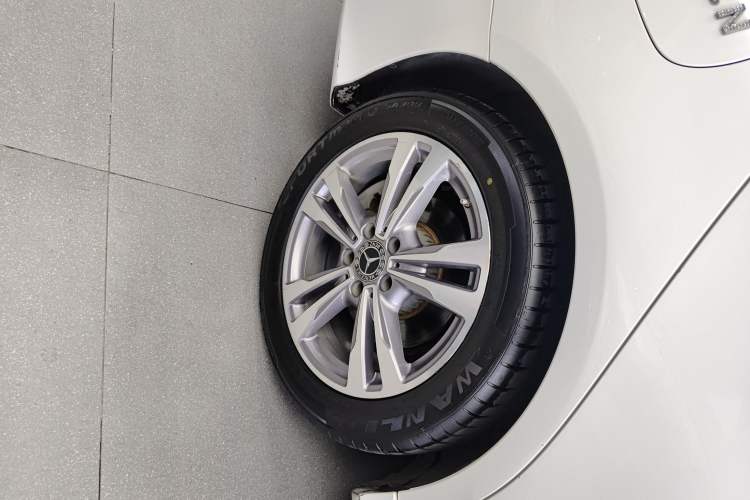 Used Mercedes-Benz C-Class 2021 C 200 L Fashion Edition Sport Version Right Rear Wheel Hub