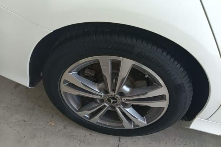 Used Mercedes-Benz C-Class 2021 C 200 L Fashion Edition Sport Version Right Rear Wheel Hub