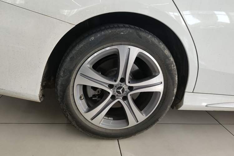 Used Mercedes-Benz C-Class 2021 C 260 L Sport Edition Right Rear Wheel Hub