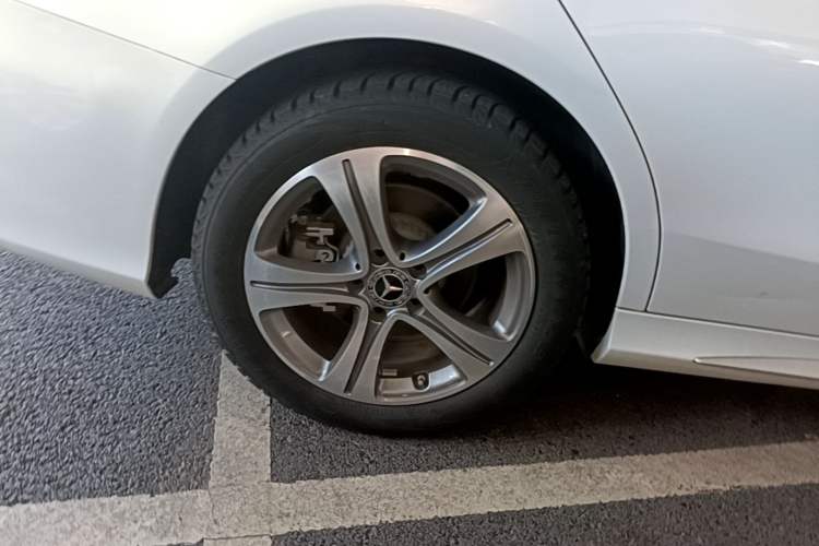 Used Mercedes-Benz C-Class 2021 C 260 L Sport Edition Right Rear Wheel Hub