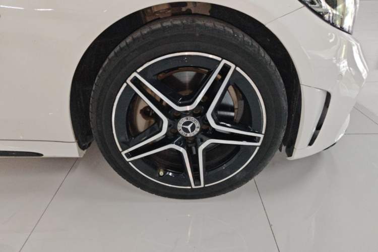 Used Mercedes-Benz C-Class 2021 C 260 Star Edition Right Rear Wheel Hub