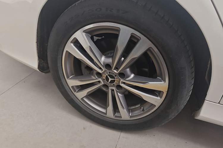 Used Mercedes-Benz C-Class 2021 C 200 L Fashion Edition Sport Version Right Rear Wheel Hub