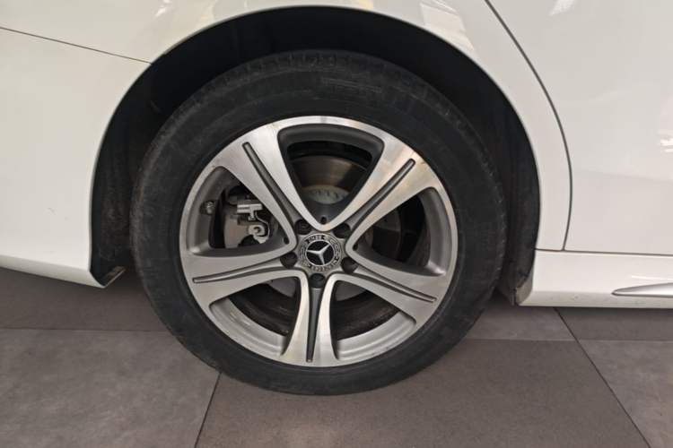 Used Mercedes-Benz C-Class 2021 C 260 L Sport Edition Right Rear Wheel Hub