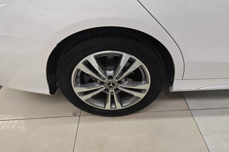 Used Mercedes-Benz C-Class 2021 C 200 L Fashion Edition Sport Version Right Rear Wheel Hub