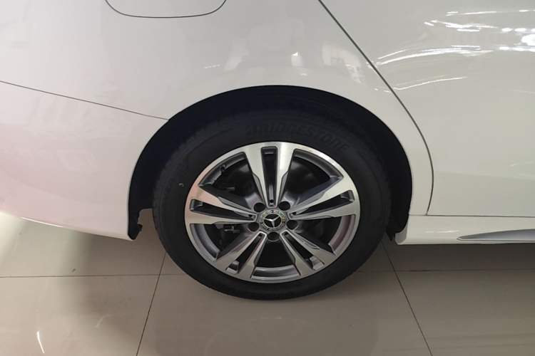 Used Mercedes-Benz C-Class 2021 C 200 L Fashion Edition Sport Version Right Rear Wheel Hub
