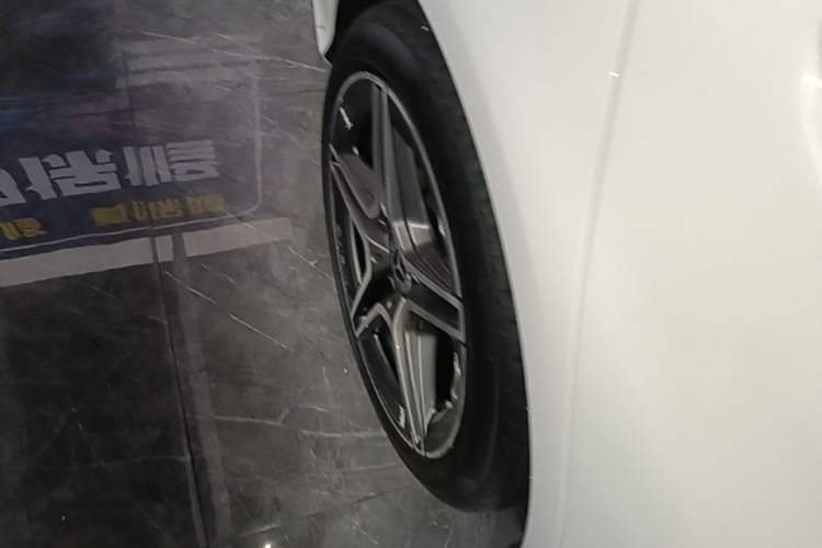 Used Mercedes-Benz C-Class 2021 C 260 L Sport Edition Star Collection Right Rear Wheel Hub