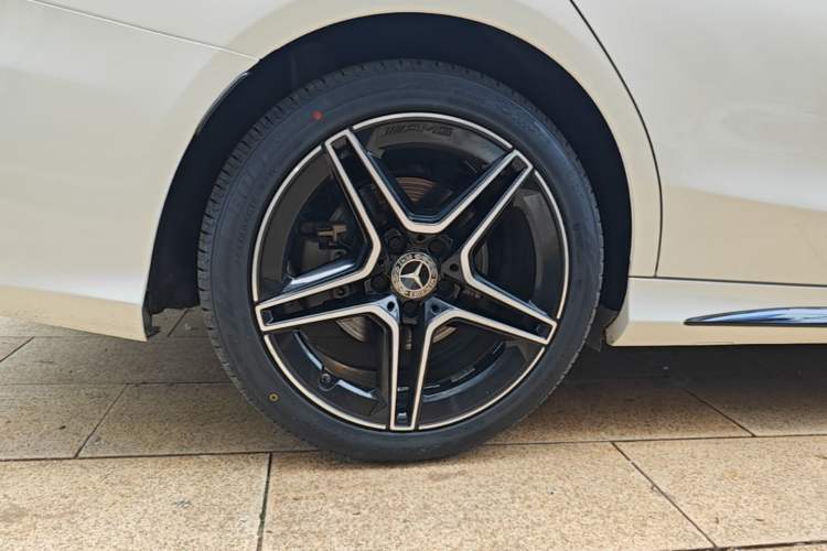 Used Mercedes-Benz C-Class 2021 C 260 Star Edition Right Rear Wheel Hub