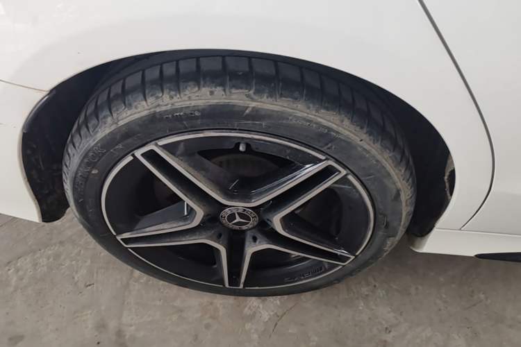 Used Mercedes-Benz C-Class 2021 C 260 Star Edition Right Rear Wheel Hub
