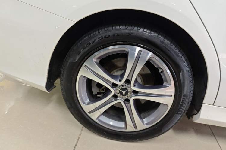 Used Mercedes-Benz C-Class 2021 C 260 L Sport Edition Right Rear Wheel Hub