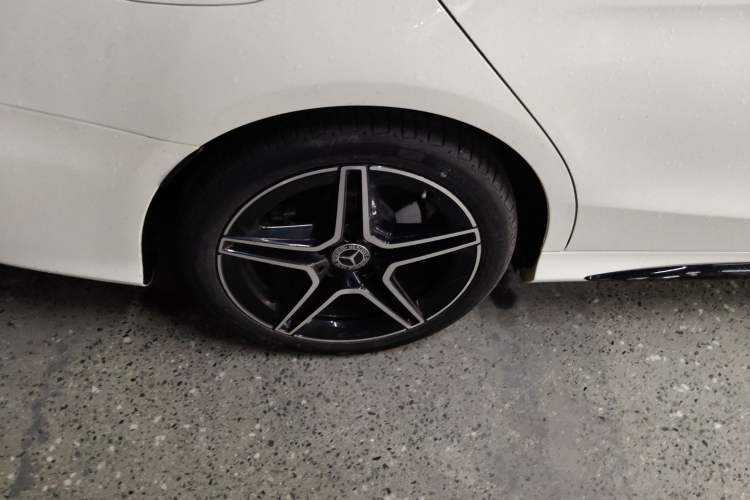 Used Mercedes-Benz C-Class 2021 C 260 Star Edition Right Rear Wheel Hub
