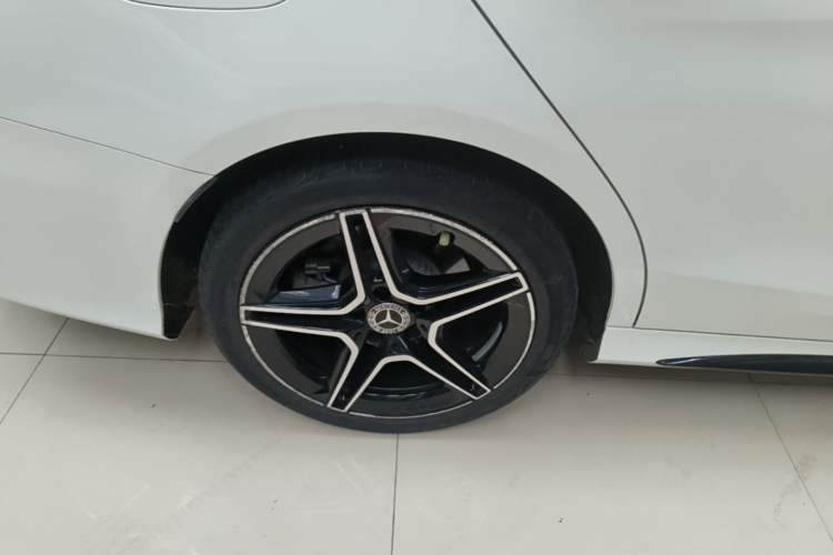 Used Mercedes-Benz C-Class 2021 C 260 Star Edition Right Rear Wheel Hub