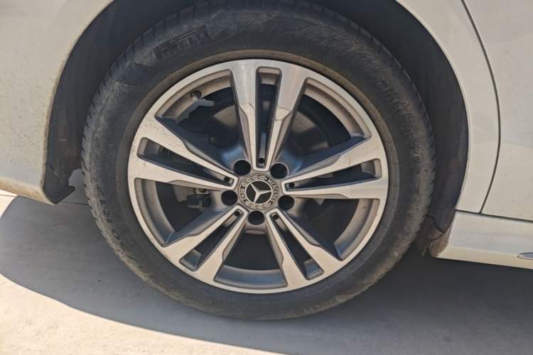 Used Mercedes-Benz C-Class 2021 C 200 L Fashion Edition Sport Version Right Rear Wheel Hub