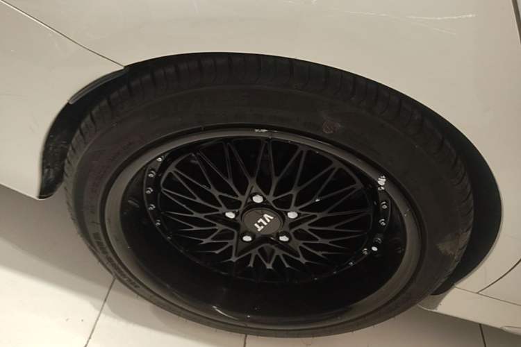 Used Mercedes-Benz C-Class 2021 C 260 L Sport Edition Star Collection Right Rear Wheel Hub