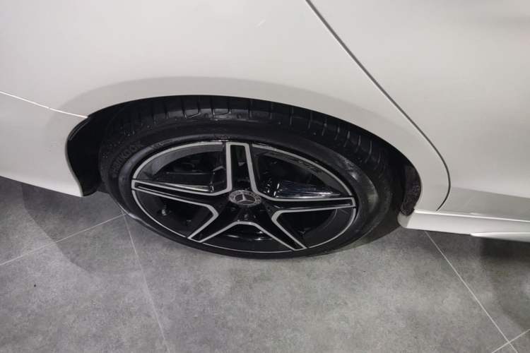 Used Mercedes-Benz C-Class 2021 C 260 L Sport Edition Star Collection Right Rear Wheel Hub