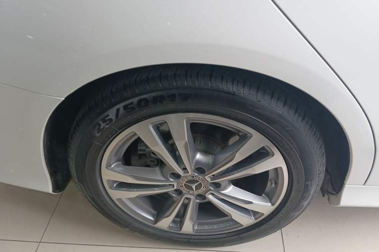 Used Mercedes-Benz C-Class 2021 C 200 L Fashion Edition Sport Version Right Rear Wheel Hub