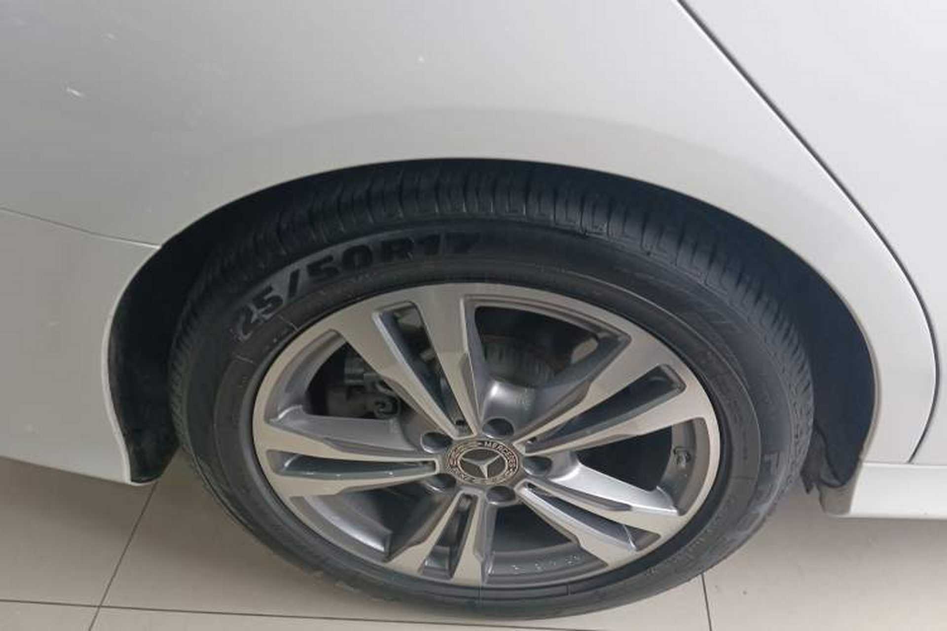 Used Mercedes-Benz C-Class 2021 C 200 L Fashion Edition Sport Version Right Rear Wheel Hub