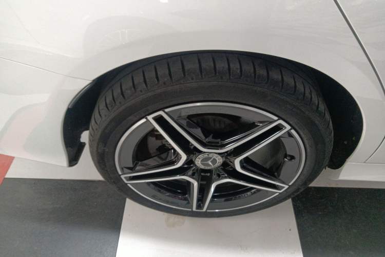 Used Mercedes-Benz C-Class 2021 C 260 L Sport Edition Star Collection Right Rear Wheel Hub