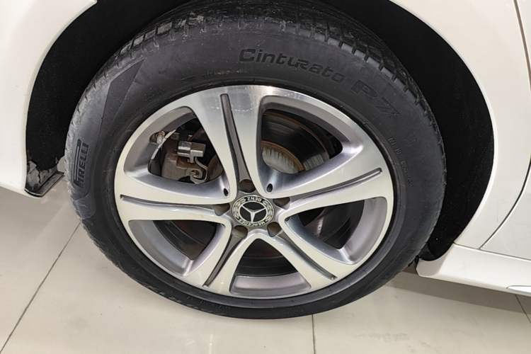 Used Mercedes-Benz C-Class 2021 C 260 L Sport Edition Right Rear Wheel Hub