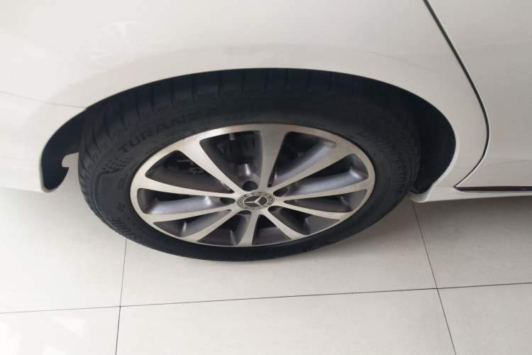 Used Mercedes-Benz C-Class 2021 C 200 L Fashion Model Right Rear Wheel Hub