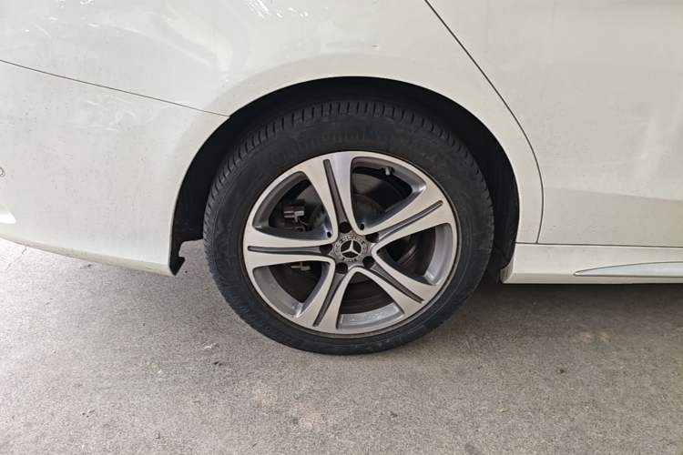 Used Mercedes-Benz C-Class 2021 C 260 L Sport Edition Right Rear Wheel Hub