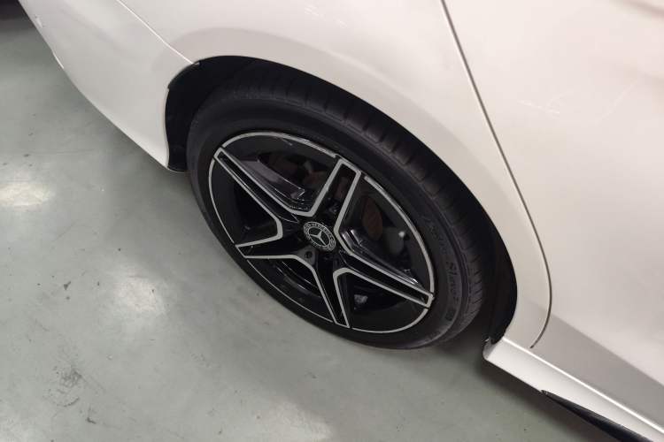 Used Mercedes-Benz C-Class 2021 C 260 Star Edition Right Rear Wheel Hub