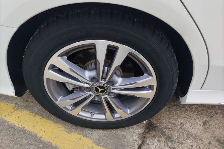 Used Mercedes-Benz C-Class 2021 C 200 L Fashion Edition Sport Version Right Rear Wheel Hub