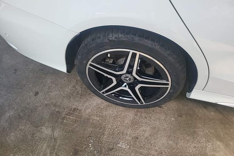 Used Mercedes-Benz C-Class 2021 C 260 L Sport Edition Star Collection Right Rear Wheel Hub