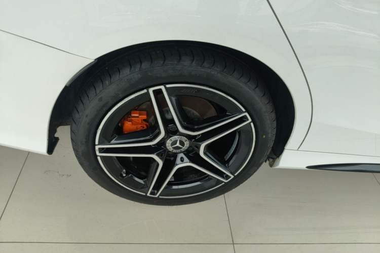 Used Mercedes-Benz C-Class 2021 C 260 Star Edition Right Rear Wheel Hub