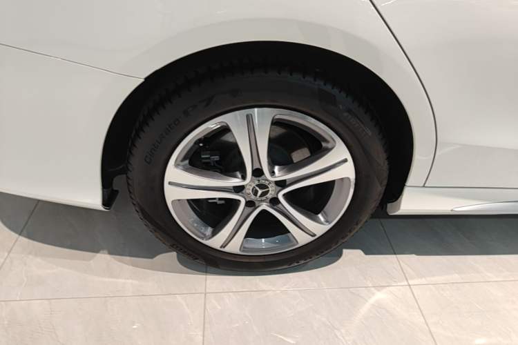 Used Mercedes-Benz C-Class 2021 C 260 L Sport Edition Right Rear Wheel Hub