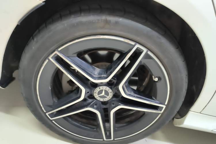 Used Mercedes-Benz C-Class 2021 C 260 L Sport Edition Star Collection Right Rear Wheel Hub